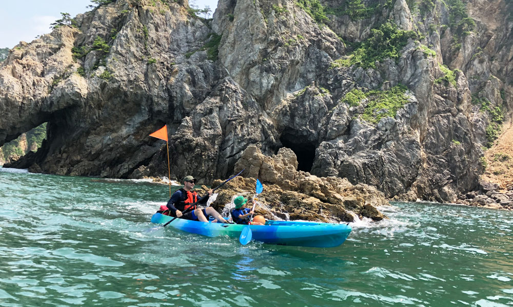 名勝天然記念物 笹川流れをめぐるシーカヤック