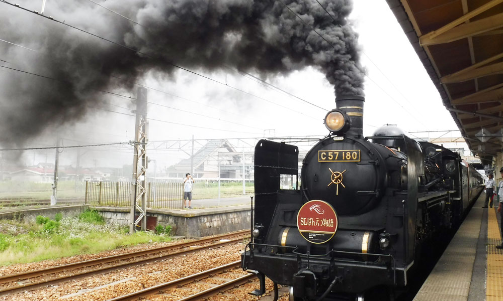 SL列車お見送り（紅白ゆきだるま貯金箱付き）